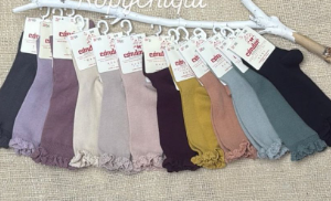 calcetines alto liso con puntillita